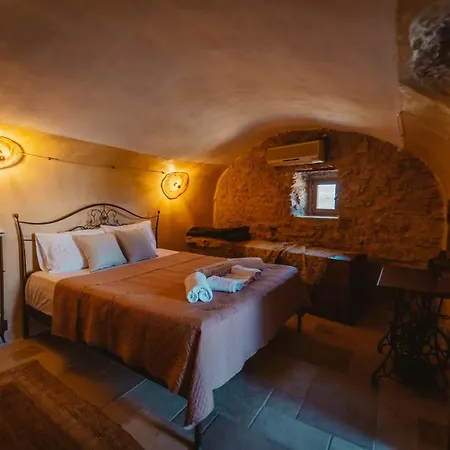 Kythera Secrets Viaradika