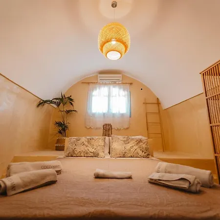 Kythera Secrets * Viaradika