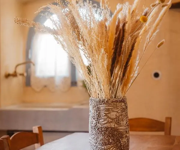 Kythera Secrets * Viaradika